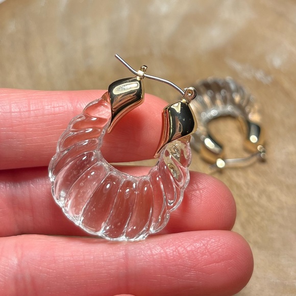 Christian Siriano Glass Gold Tone Drop Earrings - Picture 14 of 16